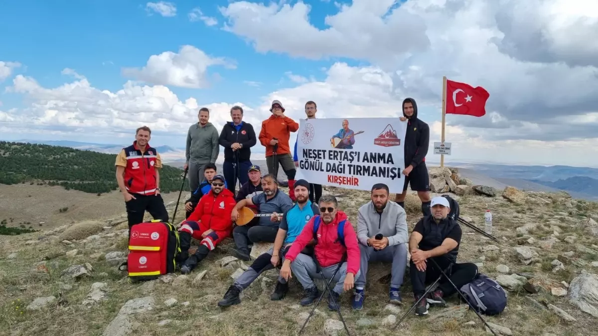 Dağcılar Neşet Ertaş’ı Gönül Dağı’nda andı