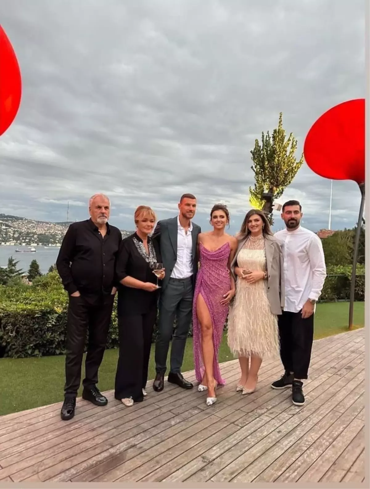 Edin Dzeko’dan Eşine Doğum Günü Partisi
