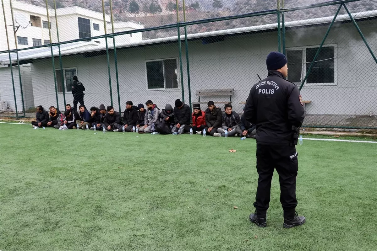 Amasya’da 20 Düzensiz Göçmen Yakalandı