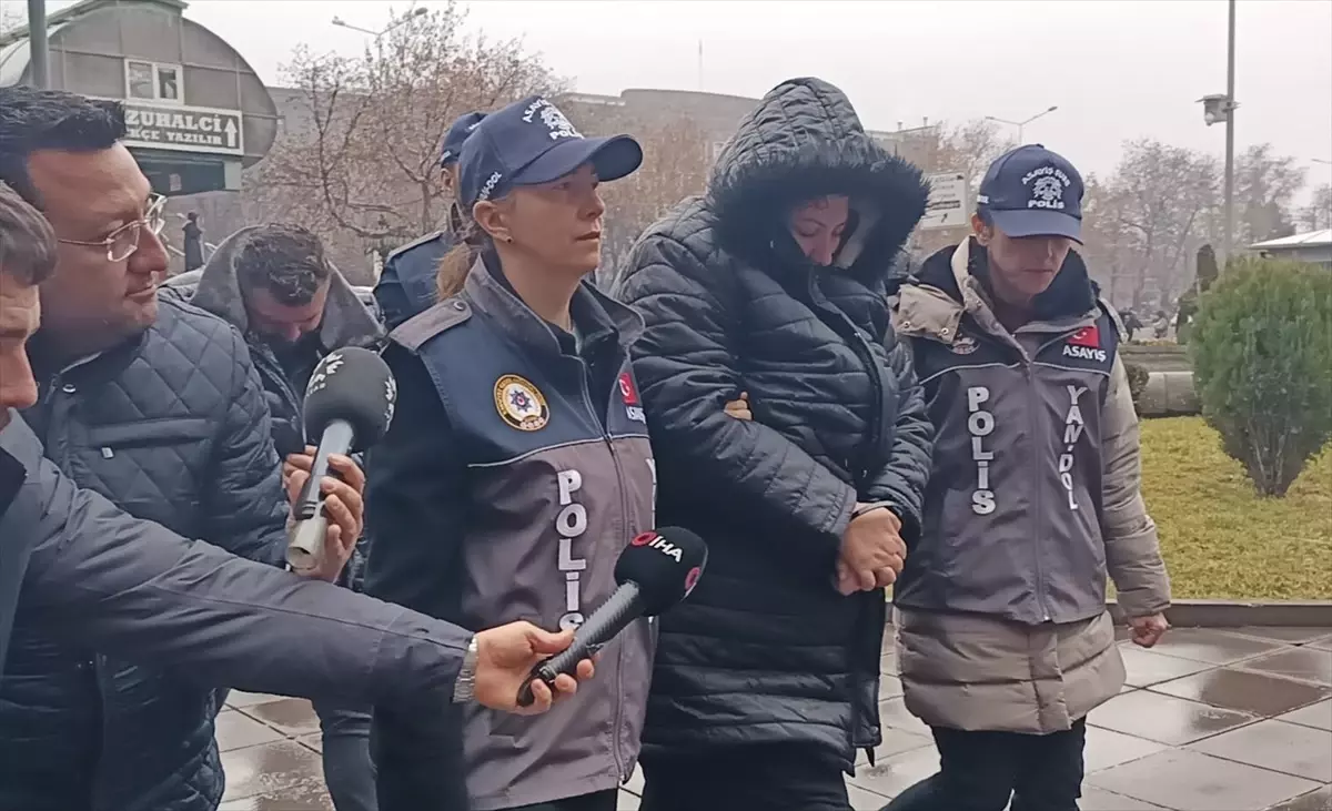 Dolandırıcı Hakim ve Arkadaşı Tutuklandı