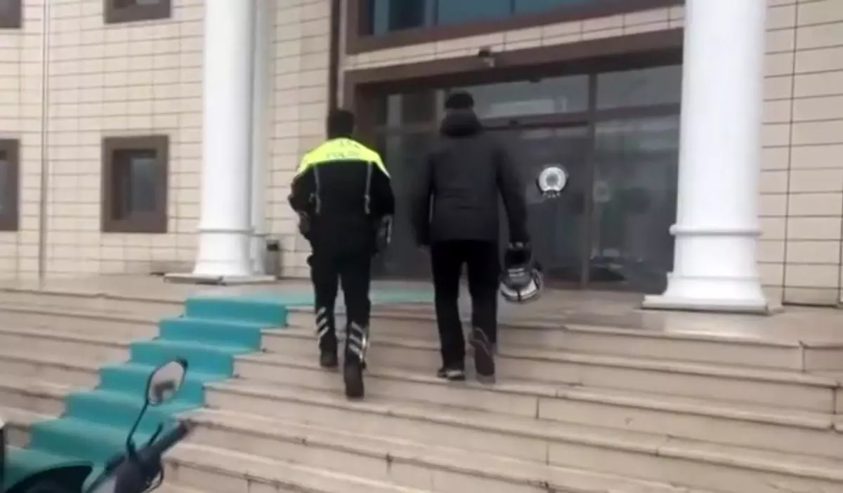 Düzce’de Tehlikeli Motosiklet Sürücüsü Yakalandı