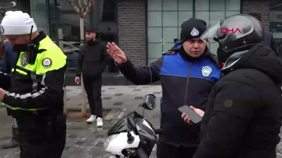Düzce’de Trafiğe Kapalı Caddeye Giren Motosikletçilere Ceza