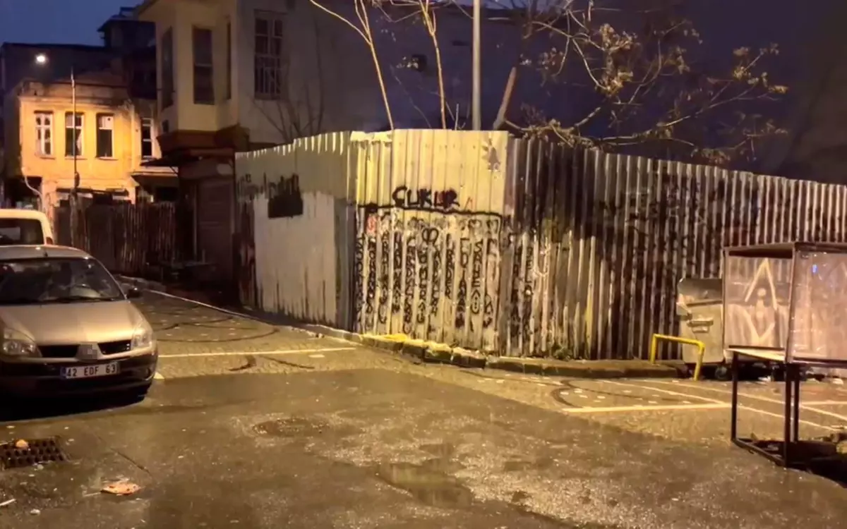 Fatih’te Tezgah Kavgası: Seyyar Satıcı Hayatını Kaybetti