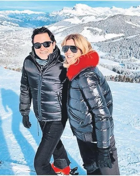 ‘Mutlu görünmek’ gözlerini kör etmiş!