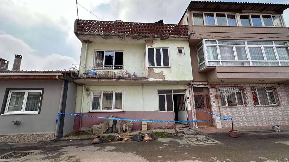 Bursa’da ocakta bırakılan yemek 2 kardeşi hayattan kopardı