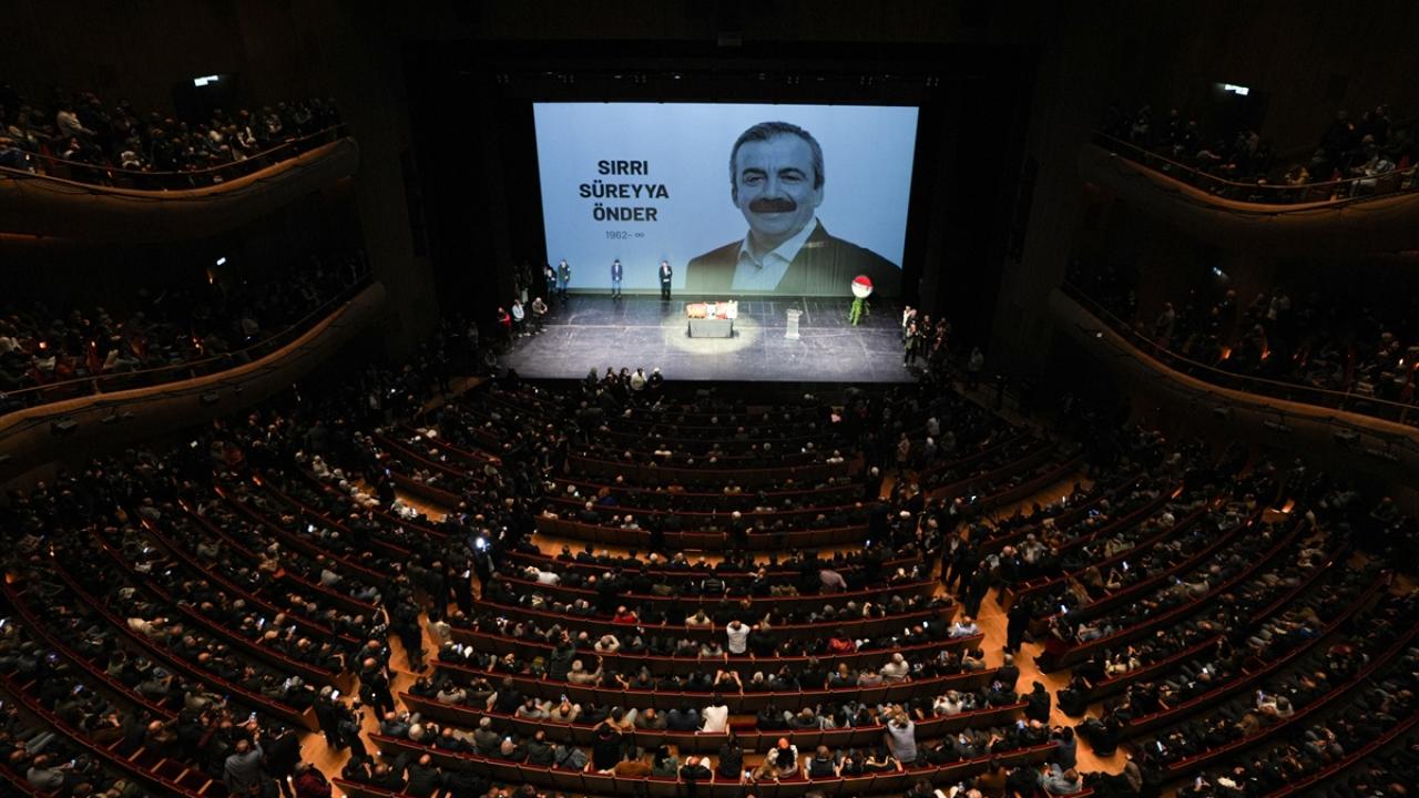Sırrı Süreyya Önder son yolculuğuna uğurlanıyor
